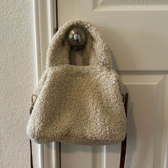 Laundry By Shelli Segal Sherpa Bag - Picture 2 of 6